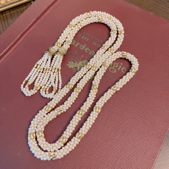 Vintage Jewelry - VTG Boho Cottagecore Faux Pearl Plastic Beaded Lariat Costume Jewelry Necklace